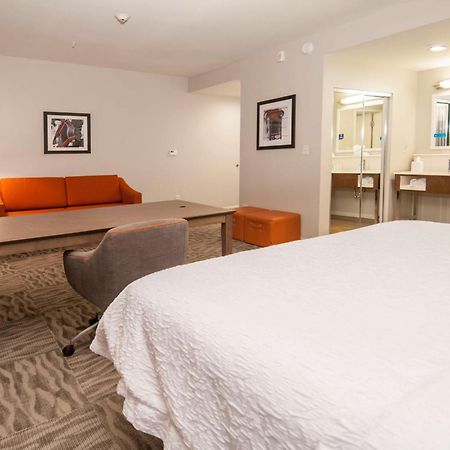 Hampton Inn Опелусас Экстерьер фото