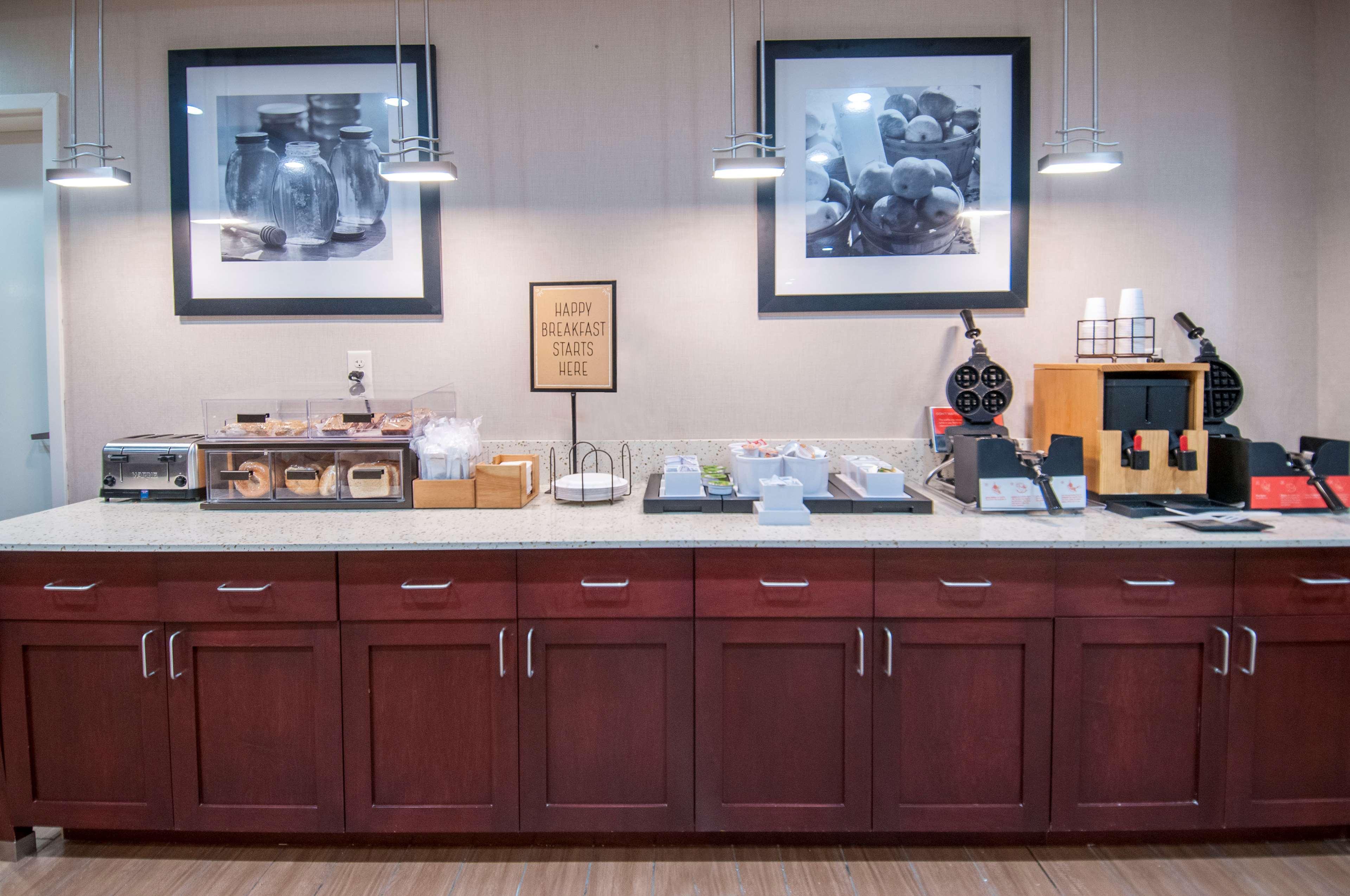 Hampton Inn Опелусас Экстерьер фото