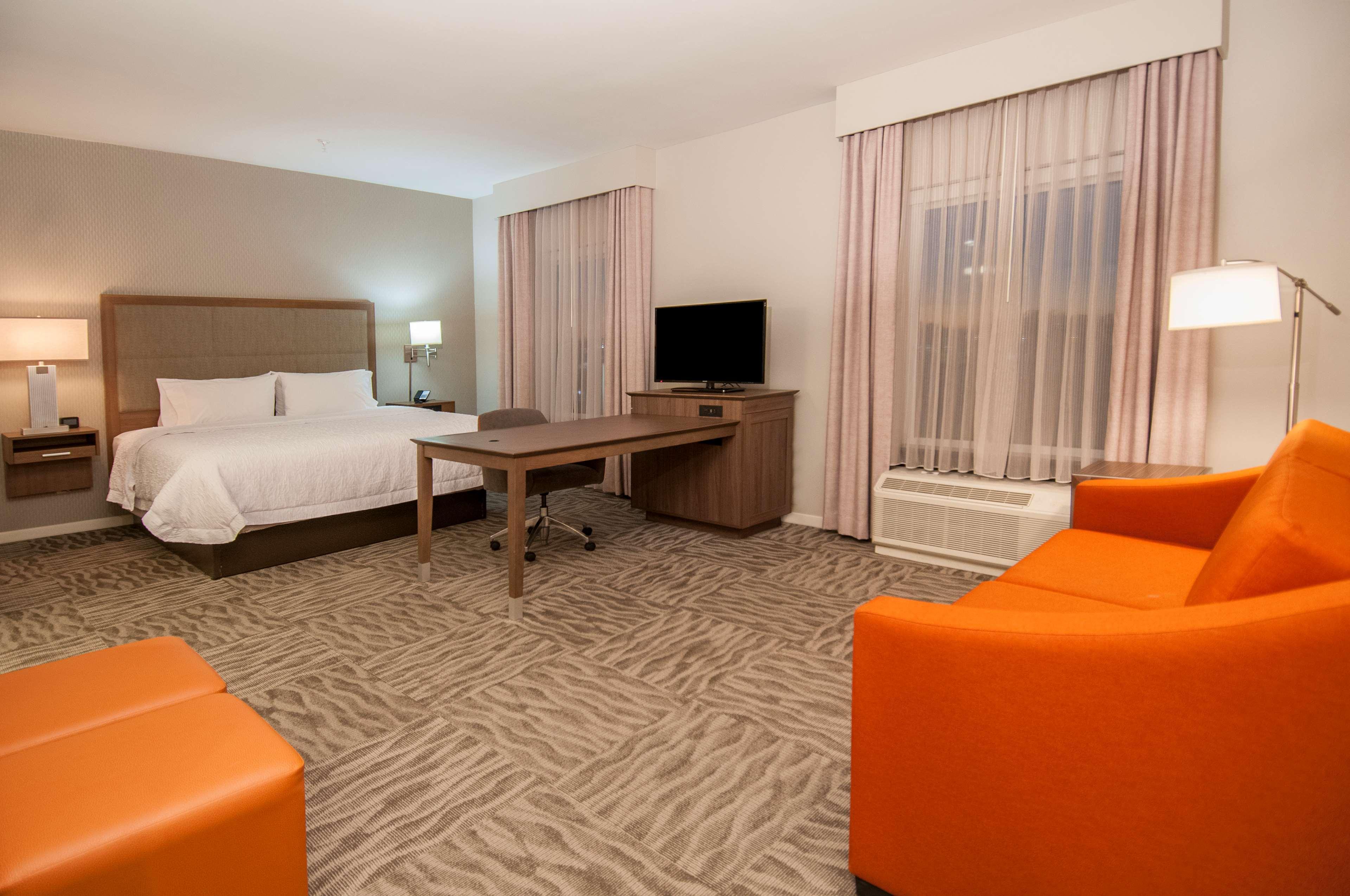 Hampton Inn Опелусас Экстерьер фото