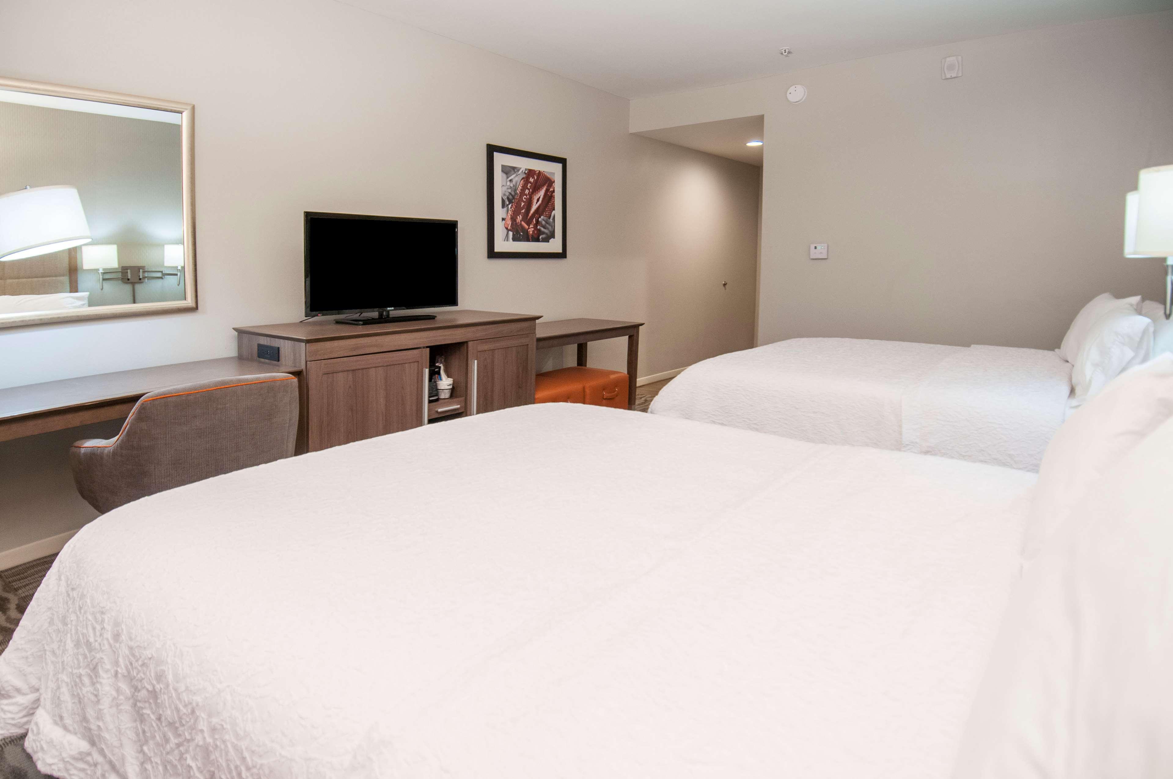 Hampton Inn Опелусас Экстерьер фото