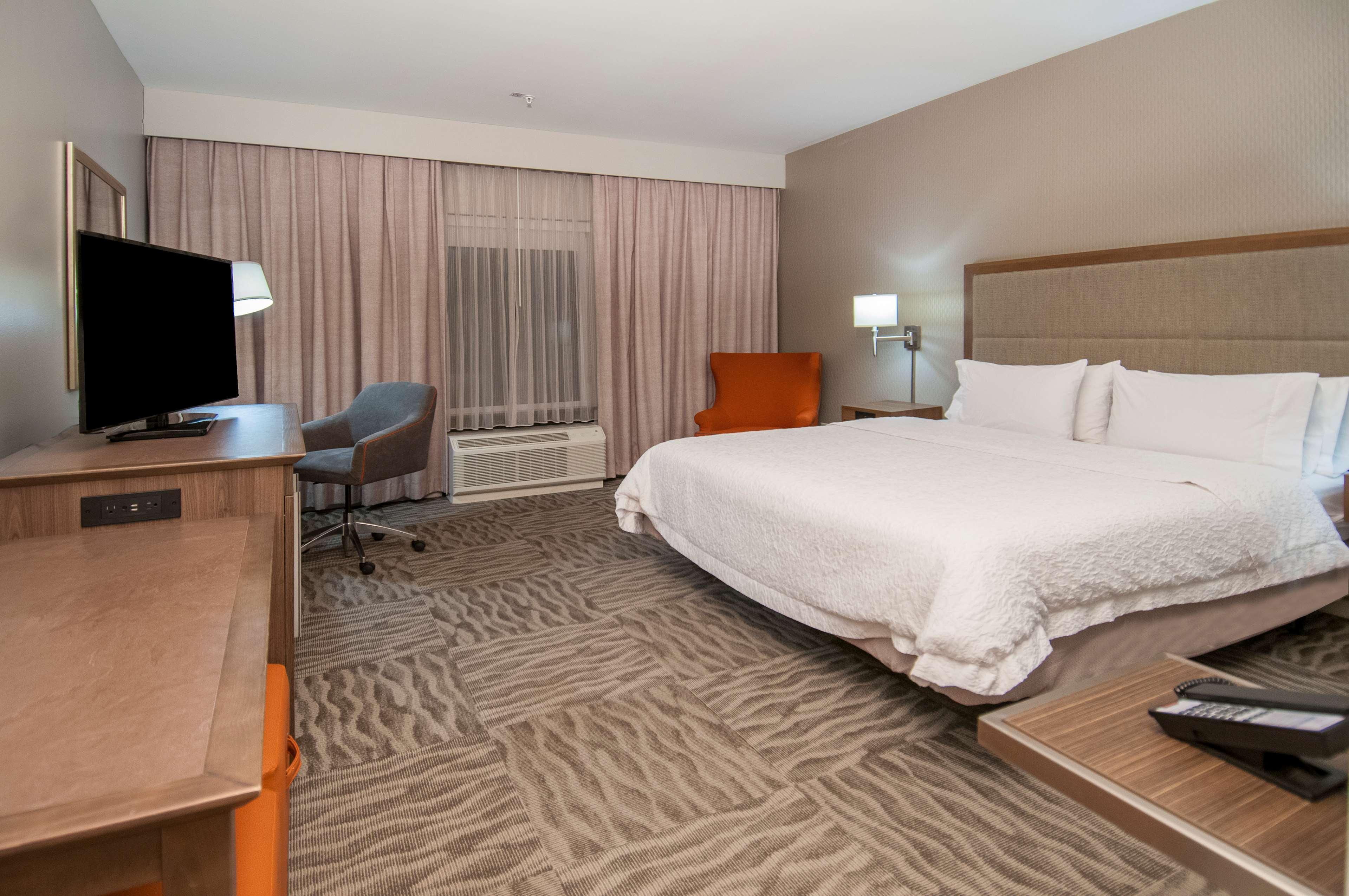 Hampton Inn Опелусас Экстерьер фото