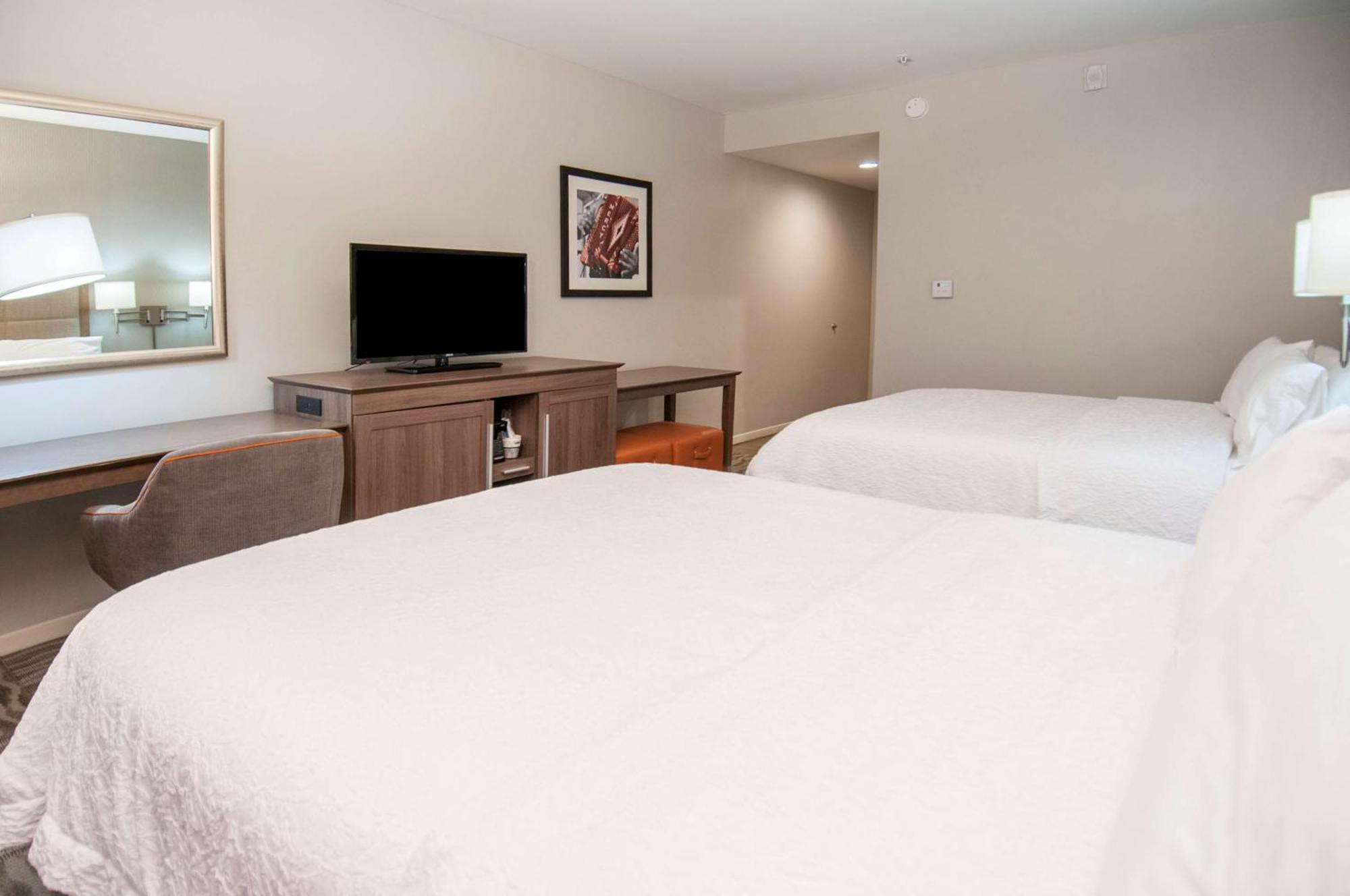 Hampton Inn Опелусас Экстерьер фото