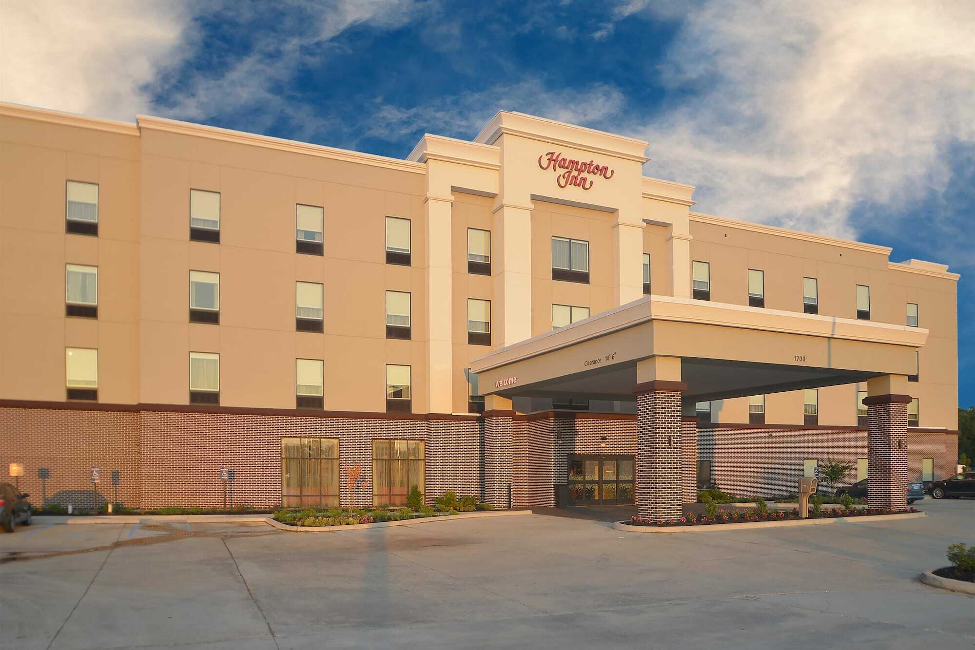 Hampton Inn Опелусас Экстерьер фото